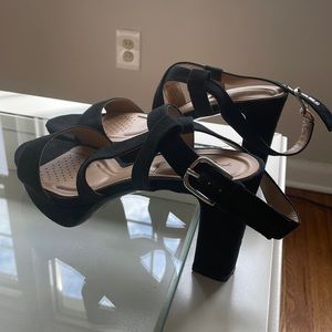 Abella True comfort black suede heels